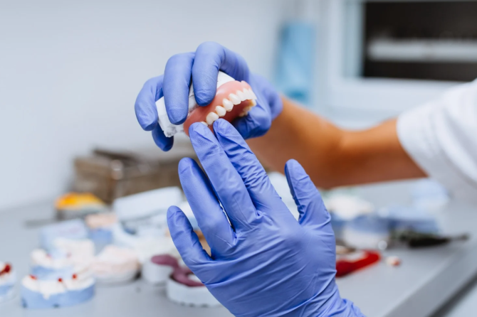 Odontologijos ir dantų protezavimo skyrius persikėlė į naujas, atsinaujinusias patalpas