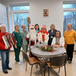 b59fa50a-38f0-4145-bd0e-f2d6dab7d2fe kalėdų senio vizitas