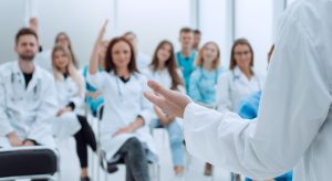 Pasirašyta sutartis su Centrine projektų valdymo agentūra dėl sveikatos priežiūros specialistų pritraukimo į Lietuvos sveikatos sistemą projekto įgyvendinimo