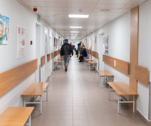 Dėl Priėmimo–skubiosios pagalbos skyriaus perkėlimo laikinai keičiasi gydytojų specialistų kabinetai